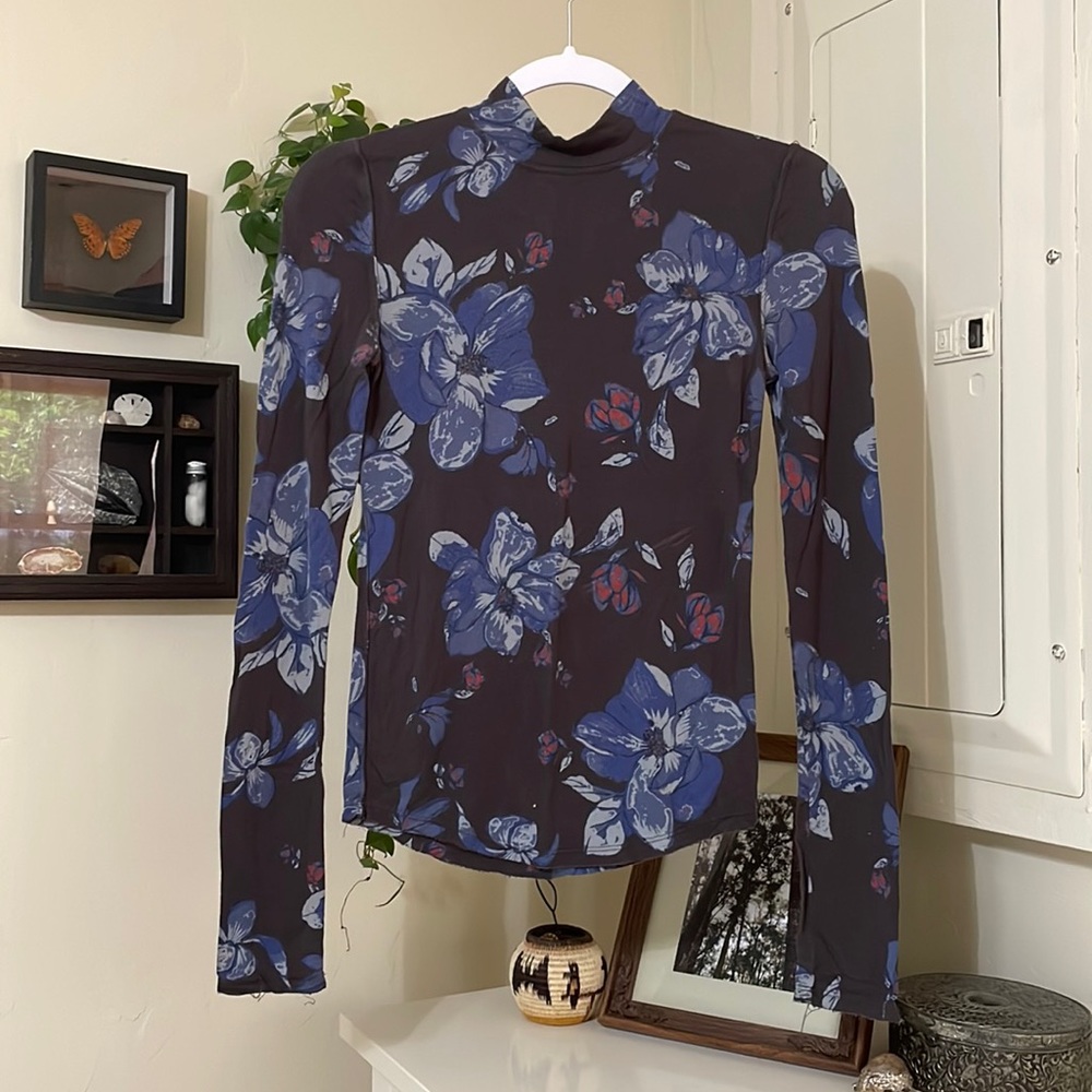 XS Free People Long Sleeve Floral Fitted Turtleneck Shirt